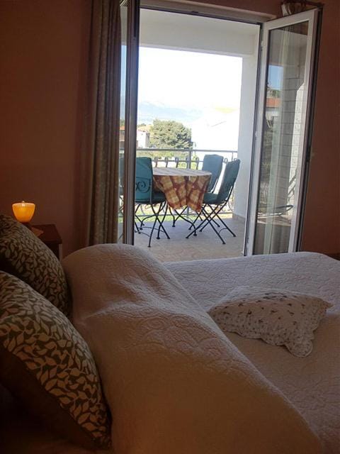 Balcony/Terrace, Bedroom, Garden view, Sea view, Street view, Family