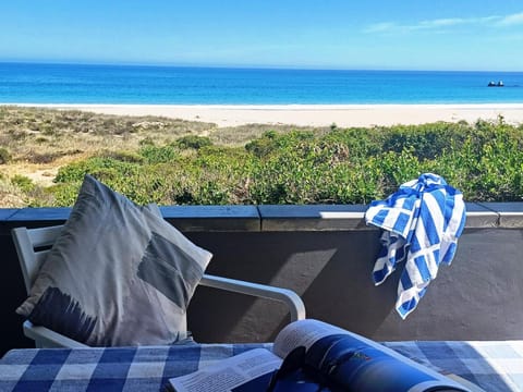 Patio, View (from property/room), Balcony/Terrace, Seating area, Dining area, Beach, Sea view