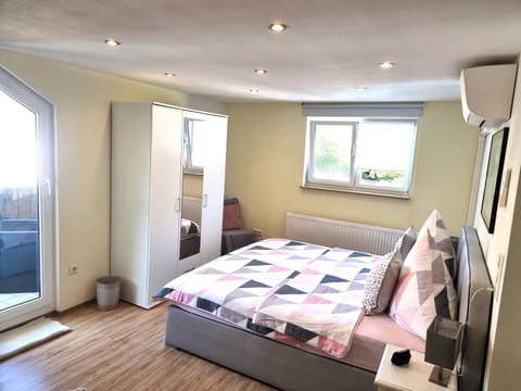 Moseltraum-Fewo mit Klimaanlage-Burgblick und Balkon Apartment in Graach an der Mosel