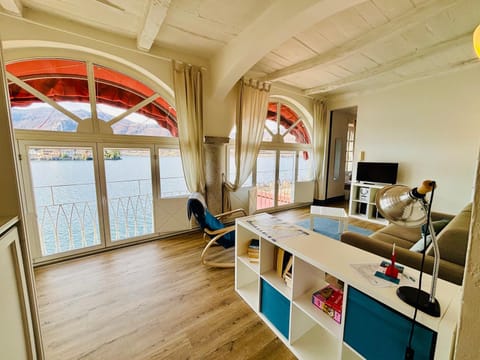 Communal lounge/ TV room, TV and multimedia, Living room, Seating area