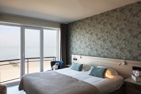 Bed, View (from property/room), View (from property/room), Seating area, Sea view, Sea view