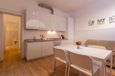 Kitchen or kitchenette, Living room, Photo of the whole room, Dining area