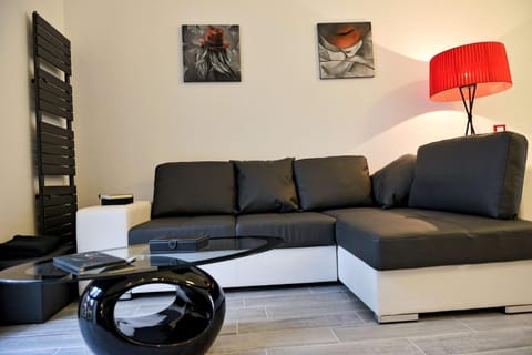 Communal lounge/ TV room, Bed
