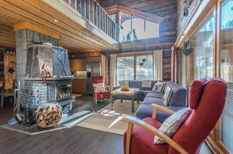 Kitchen or kitchenette, Living room, Seating area