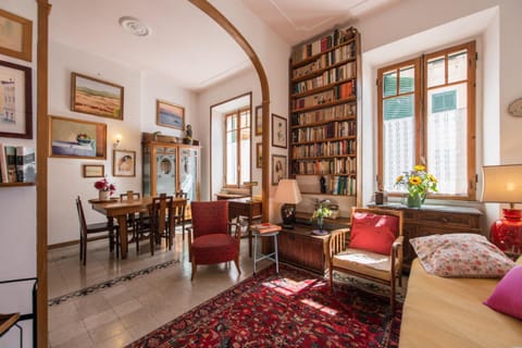 TV and multimedia, Living room, Decorative detail, Dining area
