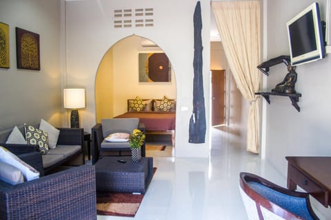 Living room, Photo of the whole room, Seating area