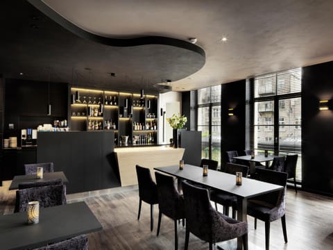 Communal lounge/ TV room, Lounge or bar, Drinks, Alcoholic drinks, Non alcoholic drinks