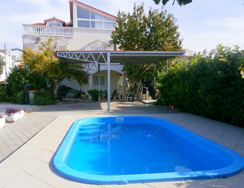 Facade/entrance, Swimming pool