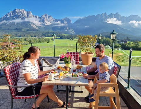Spring, Natural landscape, Summer, Balcony/Terrace, Food and drinks, Seating area, Dining area, Food, Mountain view, Breakfast, Continental breakfast, Location