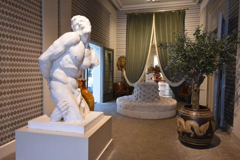 Property building, Lobby or reception, Decorative detail