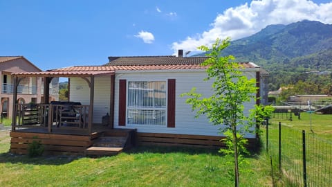 Property building, Spring, Mountain view