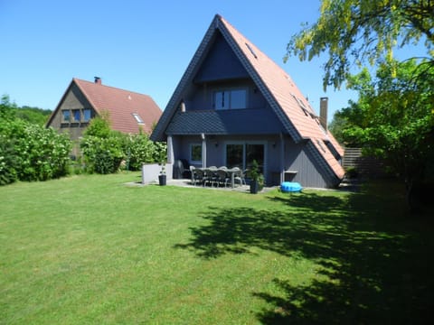 Property building, Summer, Garden, View (from property/room), On site, Garden view