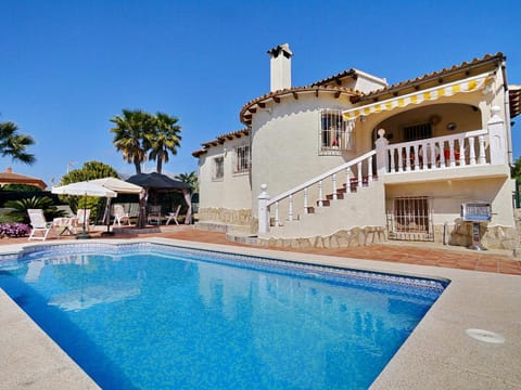 Patio, Facade/entrance, BBQ facilities, Balcony/Terrace, Seating area, On site, Swimming pool, Swimming pool