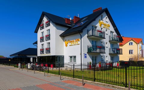 Property building, Day