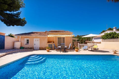 Solarium, Dining area, Area and facilities, Swimming pool