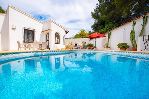 Solarium, Dining area, Area and facilities, Swimming pool