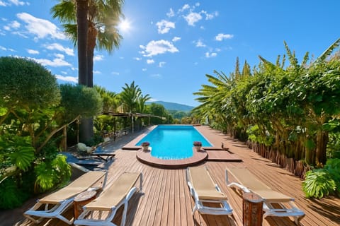 Day, Natural landscape, Garden, Garden view, Mountain view, Pool view, Swimming pool, sunbed