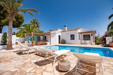 Garden, Dining area, Swimming pool