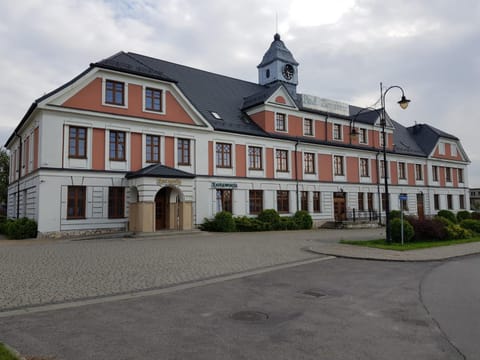 Property building, Facade/entrance, On site