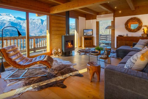 Living room, Seating area, Mountain view, flat iron