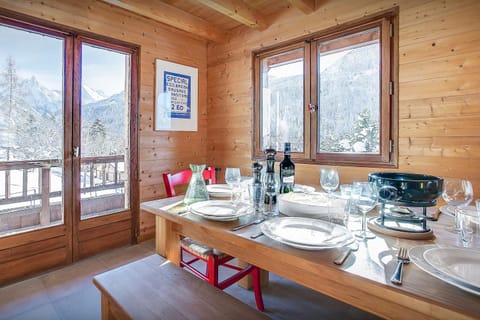 Dining area, Mountain view