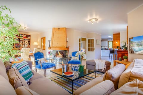 Winter, Living room, Seating area