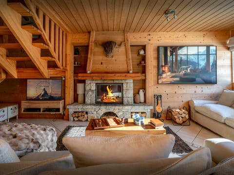Winter, TV and multimedia, Living room, Seating area