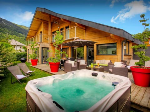 Facade/entrance, Summer