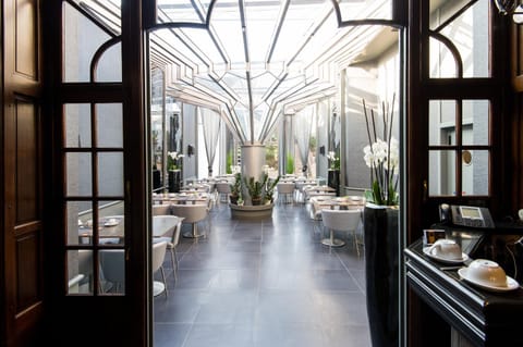 Banquet/Function facilities, Buffet breakfast, Alcoholic drinks, Non alcoholic drinks