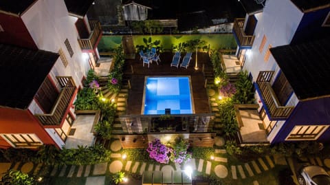 Bird's eye view, Pool view