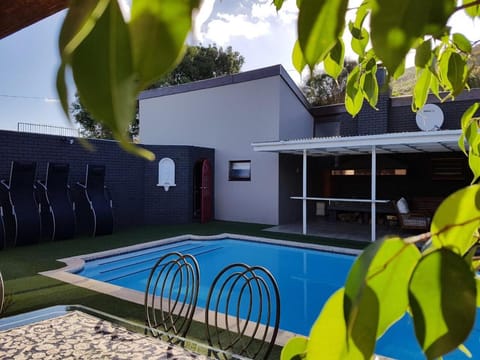 Swimming pool, Swimming pool