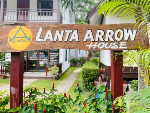 Lanta Arrow House Resort in Sala Dan