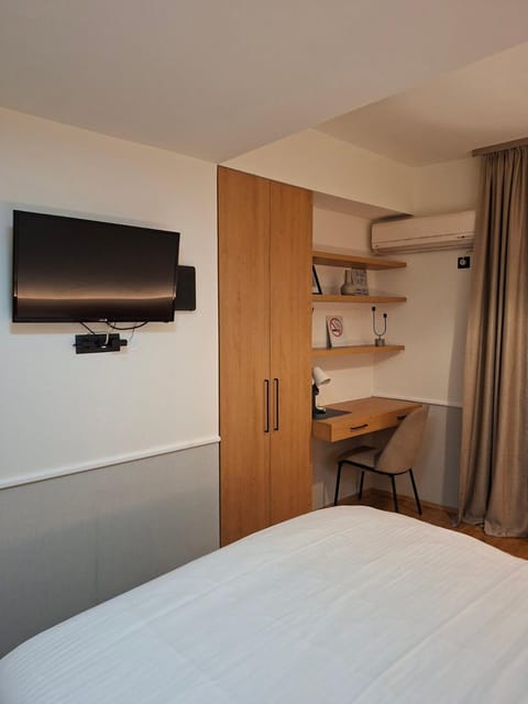 TV and multimedia, wardrobe