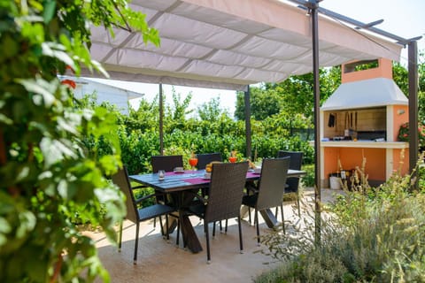 BBQ facilities, Garden