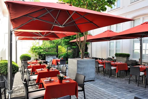 Patio, Restaurant/places to eat, Garden view