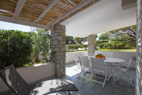 Patio, Dining area