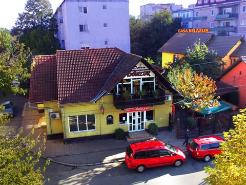 Bird's eye view, On site