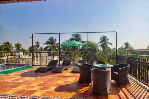 Balcony/Terrace, sunbed