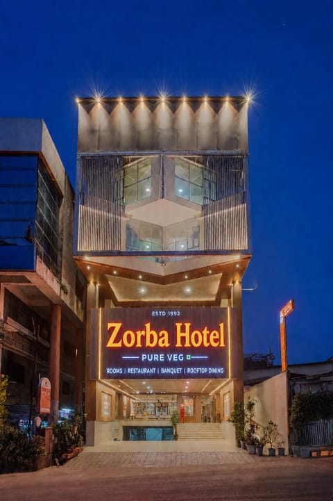 Facade/entrance