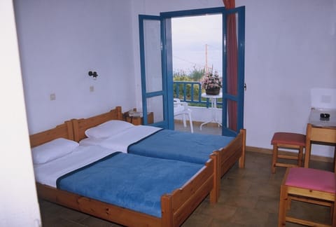 Billiard, Bowling, Casino, Darts, Fishing, Game Room, Golfcourse, Horse-riding, Ski School, Snorkeling, Squash, Table tennis, Aqua park, Canoeing, Cycling, Kids's club, Evening entertainment, Pets, Garden view, Lake view, Landmark view, Pool view, River view, Sea view