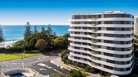 Neighbourhood, Sea view, Location