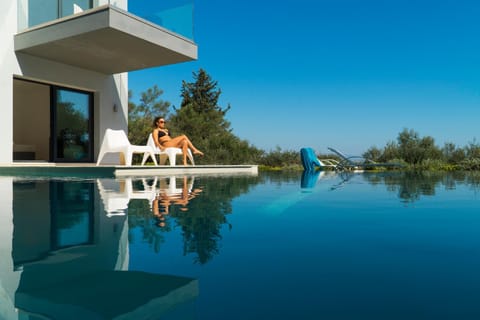 Day, People, Pool view, Swimming pool, sunbed