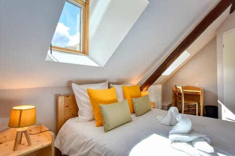 View (from property/room), Bedroom, Mountain view