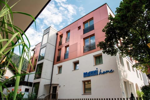 Property building, Facade/entrance