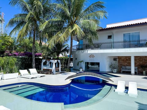 Day, Swimming pool, sunbed