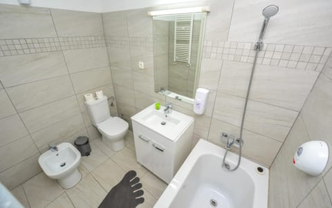 Shower, Toilet, Bathroom, Area and facilities, Bath