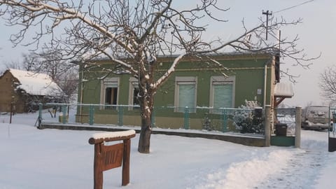 Facade/entrance, Winter