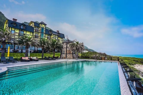 Facade/entrance, Swimming pool, Swimming pool