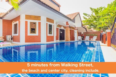 Property building, Facade/entrance, View (from property/room), Other, Decorative detail, Garden view, Pool view