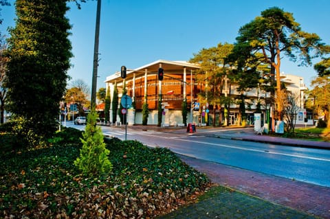 Property building, Facade/entrance, Floor plan